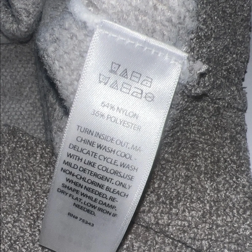 William Rast Gray and White Crew Neck Sweater - Picture 8 of 8